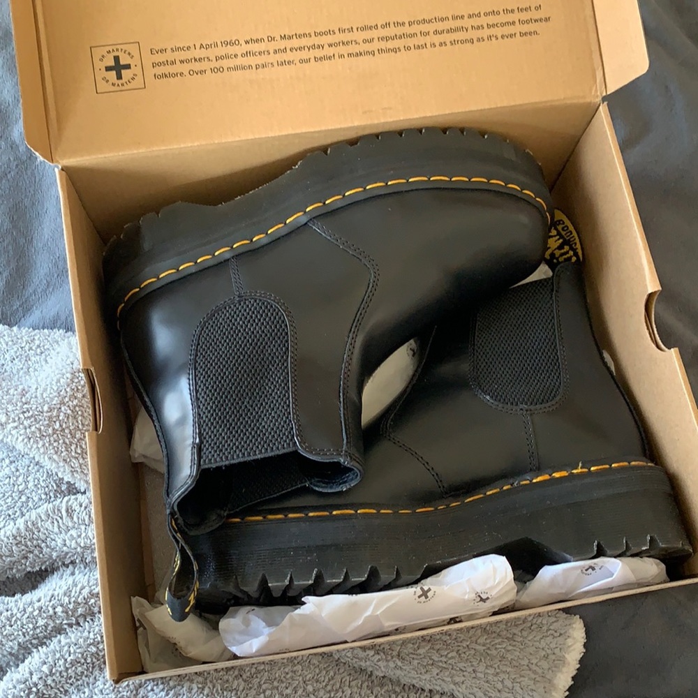 DR MARTENS 2976 QUAD